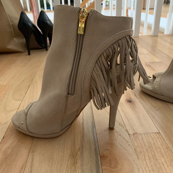 Colin Stuart Sz 10 fringe booties - Picture 4 of 6